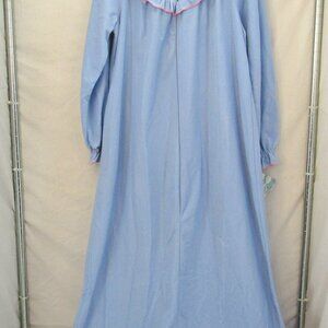 It's A Charm Cloud Fleece Women's Blue Embroidered Accent Night Gown Size M